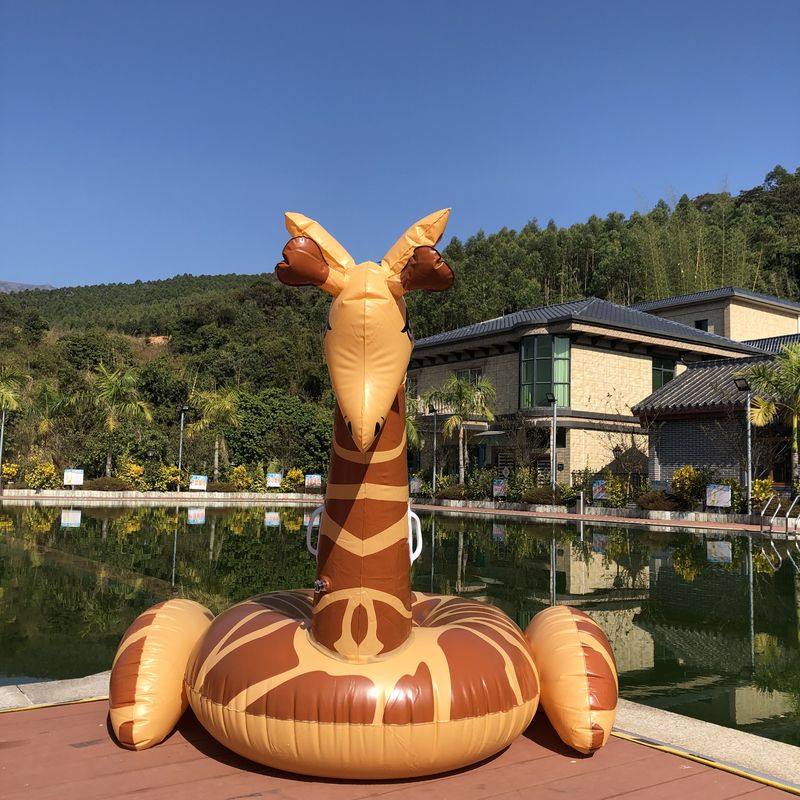 Aufblasbare Schwimmring Giraffenpool 0,32 mm Schwimmbad Dekoration Riesen aufblasbares Pool