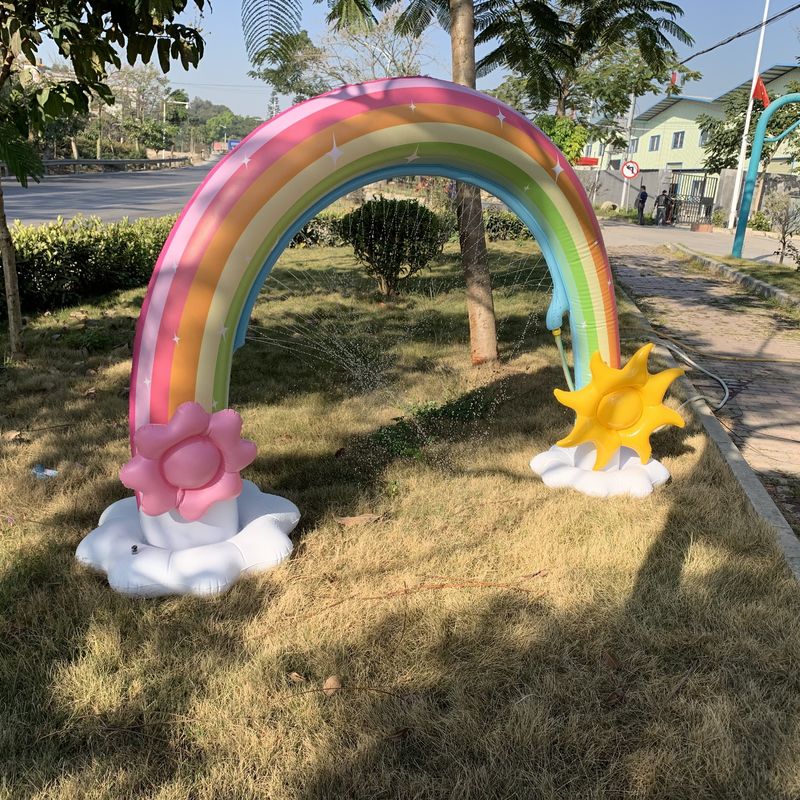 Aufblasbare Riesenstrandkugel Sprinkler 6 Fuß Wasser Regenbogenbogen Spielzeug für Kleinkinder