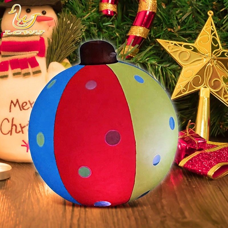 60cm Außen aufblasbares Spielzeug Ornament Dekoriert PVC aufblasbare Weihnachtskugeln mit Licht