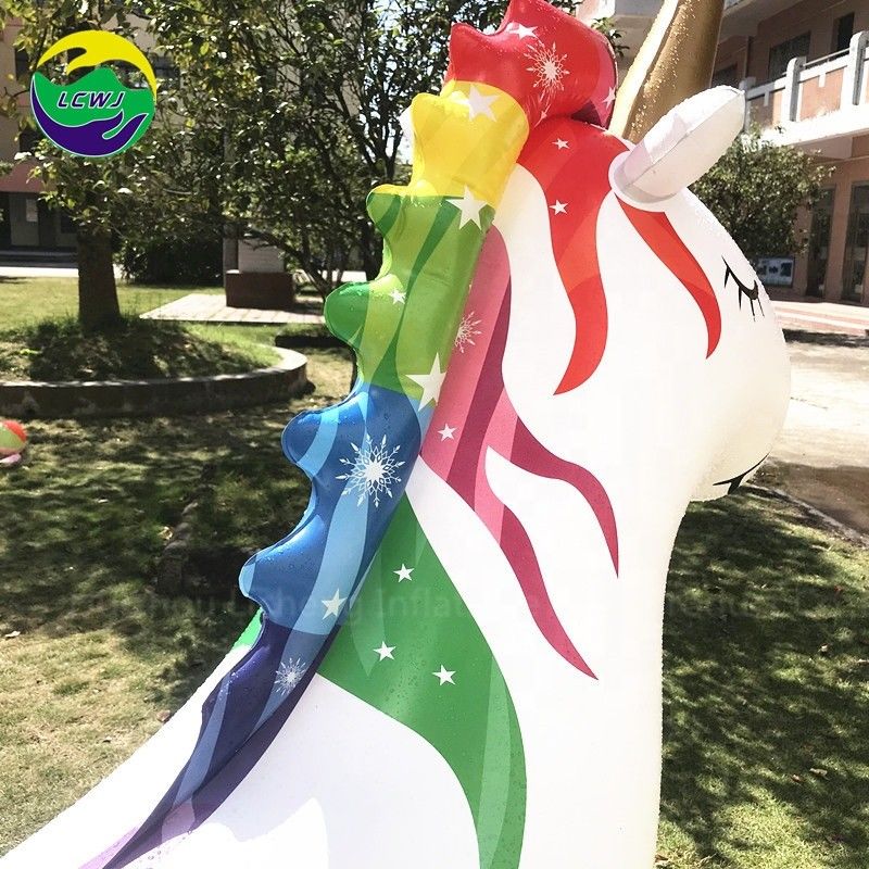 PVC Einhorn Outdoor Aufblasespielzeug 100kg Sprinkler Geschenke Matte Lieferant für den Boden