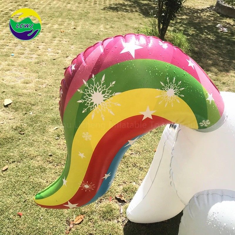 PVC Einhorn Outdoor Aufblasespielzeug 100kg Sprinkler Geschenke Matte Lieferant für den Boden