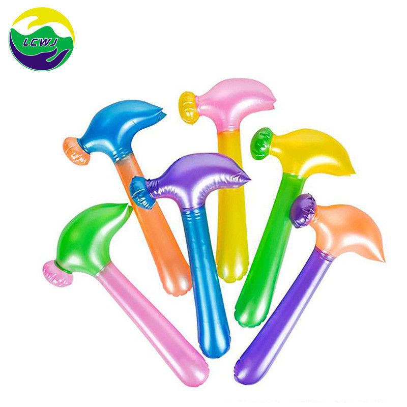 Regenbogenfarbe 0,5 kg Plastik aufblasbares Spielzeug 0,18 mm aufblasbares Hammer Spielzeug