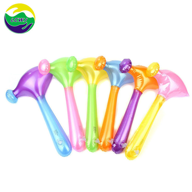 Regenbogenfarbe 0,5 kg Plastik aufblasbares Spielzeug 0,18 mm aufblasbares Hammer Spielzeug